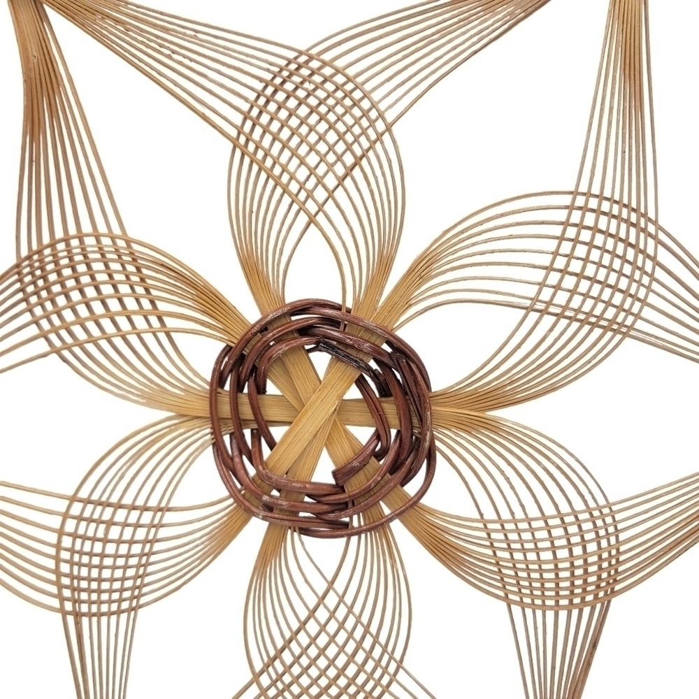 MID-CENTURY wicker star - Picture 3 of 4